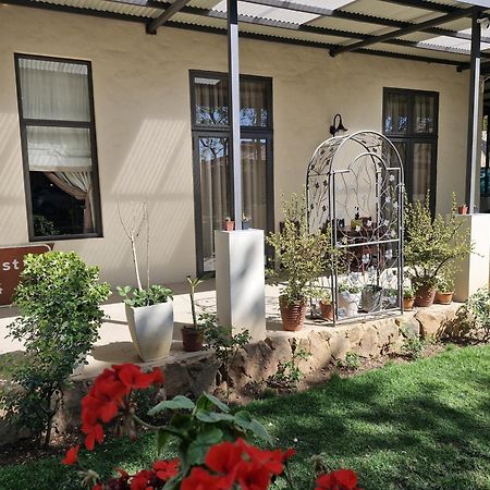 Le Chateau Guest House And Conference Centre Kempton Park Exterior photo