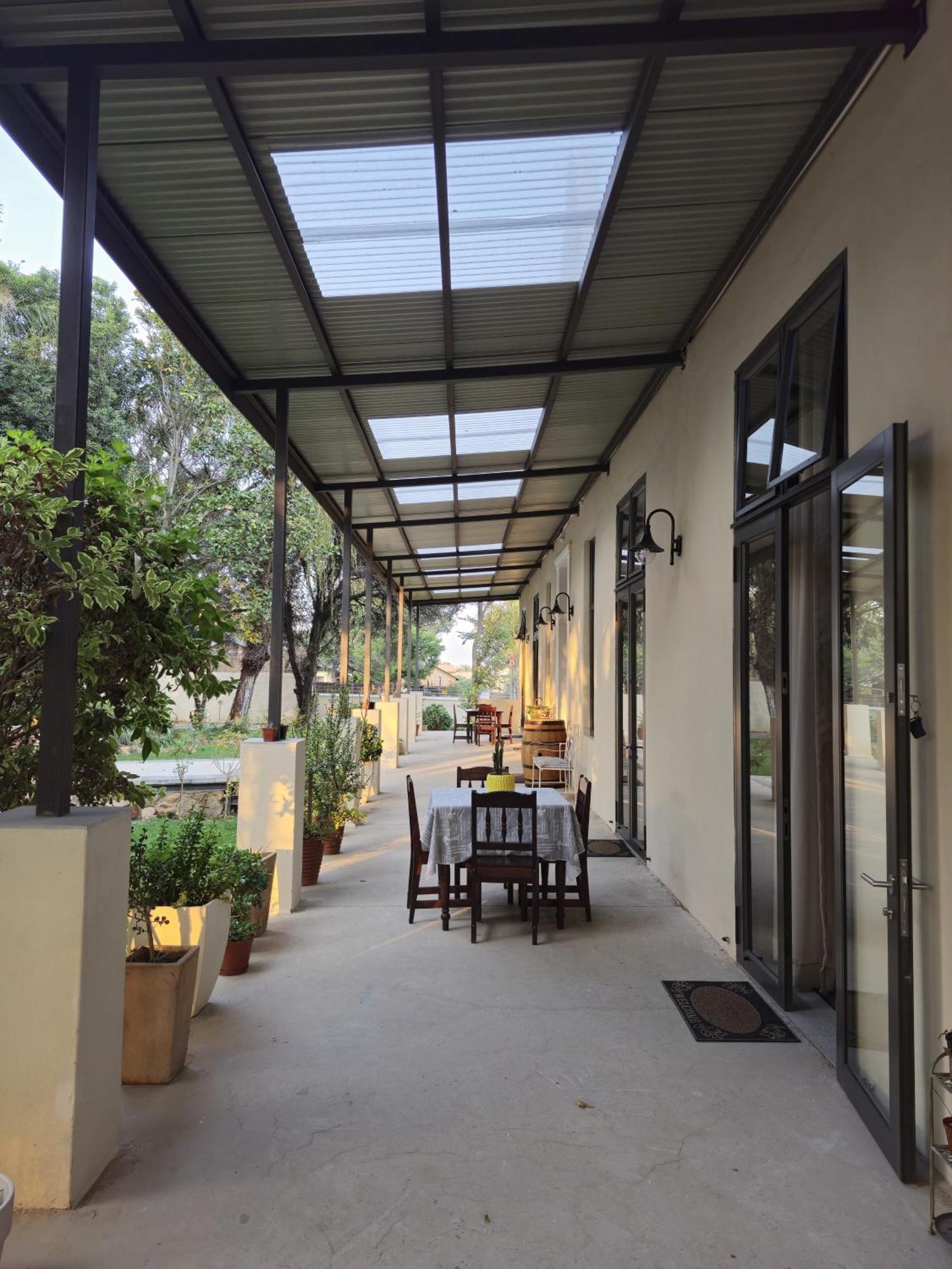 Le Chateau Guest House And Conference Centre Kempton Park Exterior photo